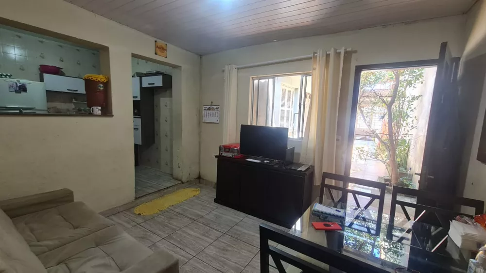 Casa à venda com 5 quartos, 210m² - Foto 7