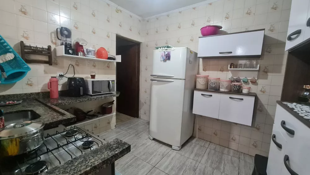 Casa à venda com 5 quartos, 210m² - Foto 6