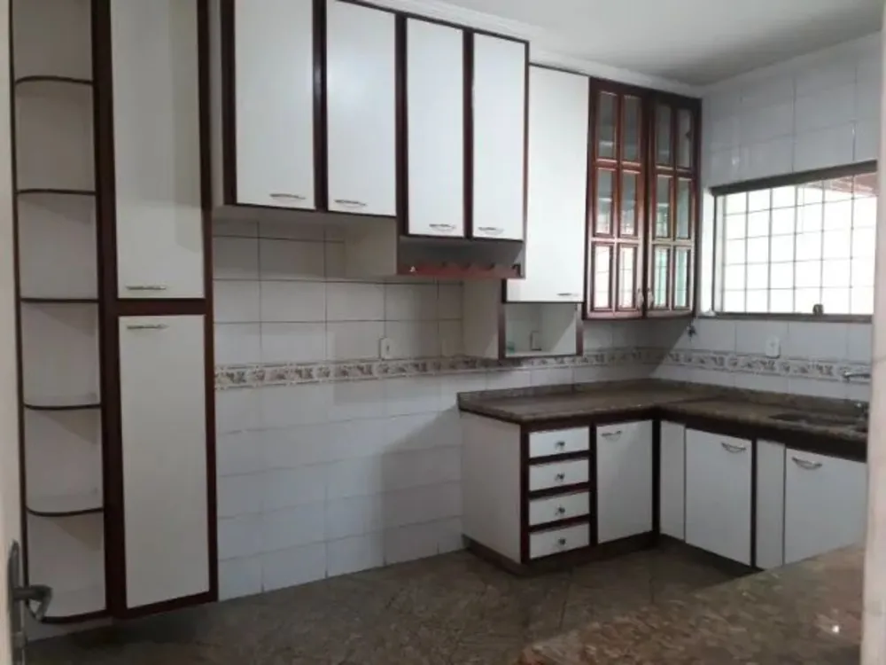 Casa, 3 quartos, 250 m² - Foto 3