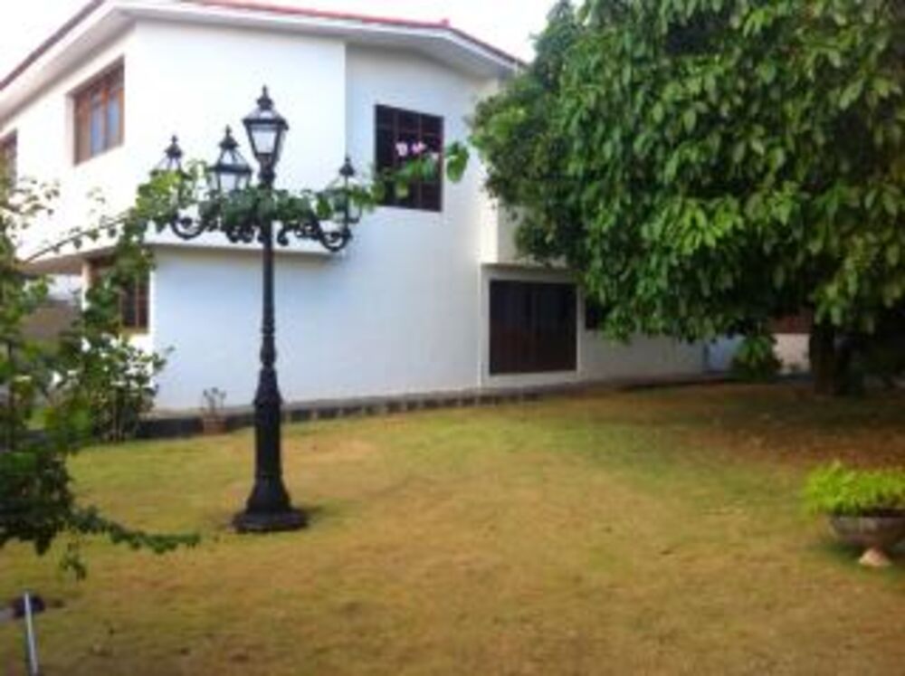 Casa à venda com 6 quartos, 380m² - Foto 2