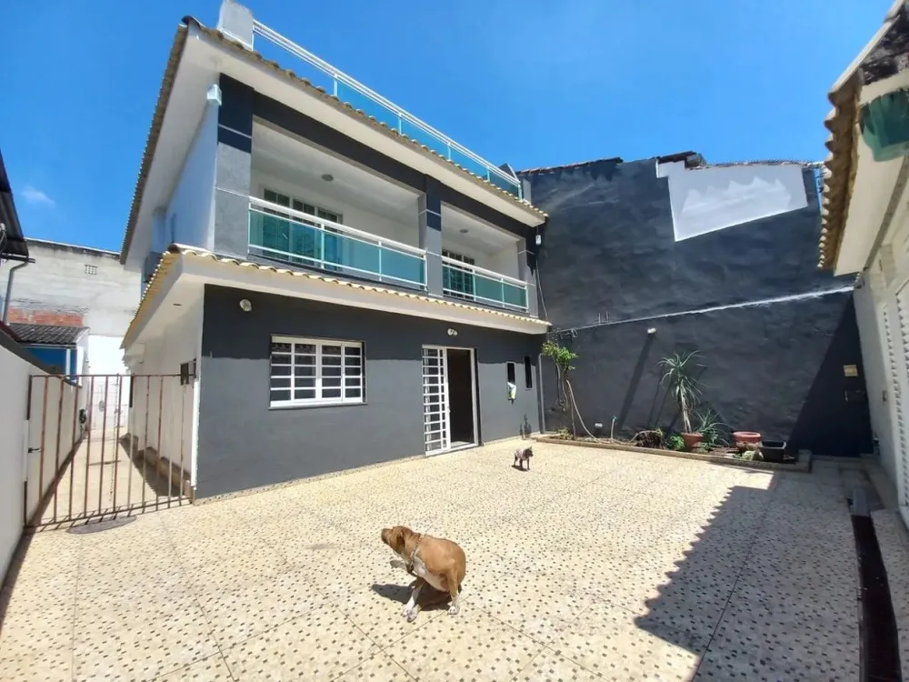 Casa, 3 quartos, 225 m² - Foto 2