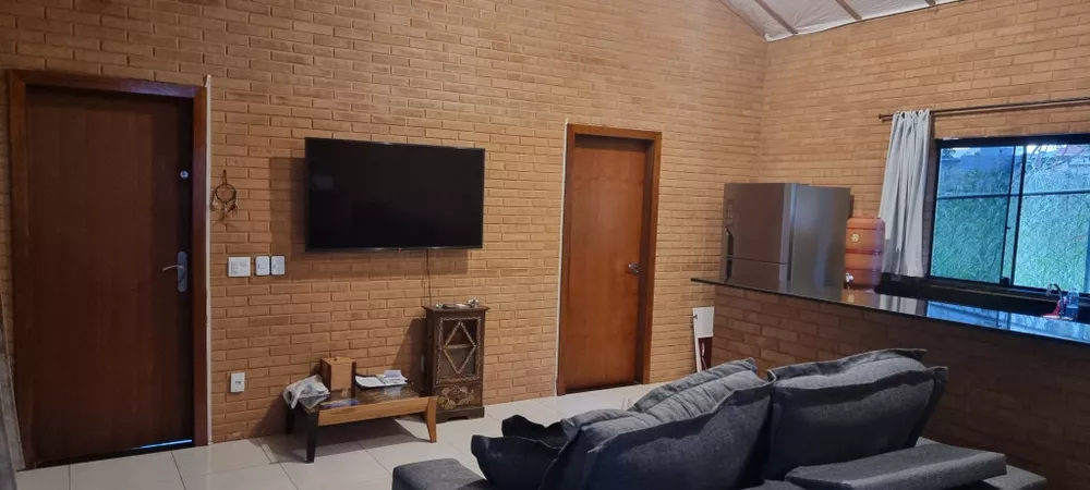 Casa à venda com 1 quarto, 100m² - Foto 2