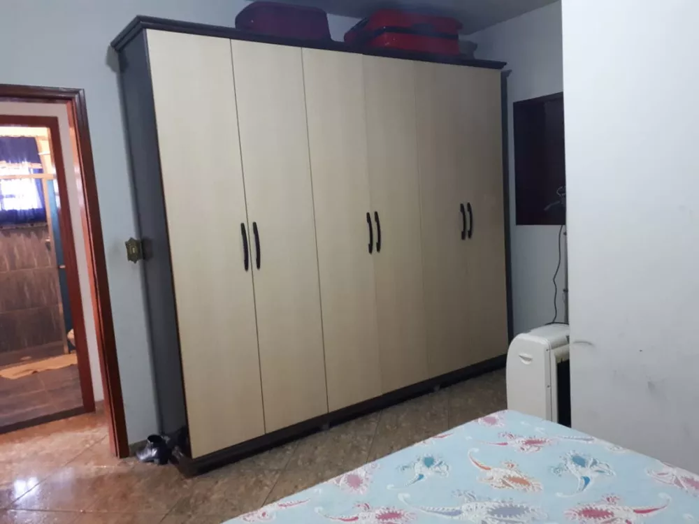 Casa à venda com 2 quartos, 320m² - Foto 8