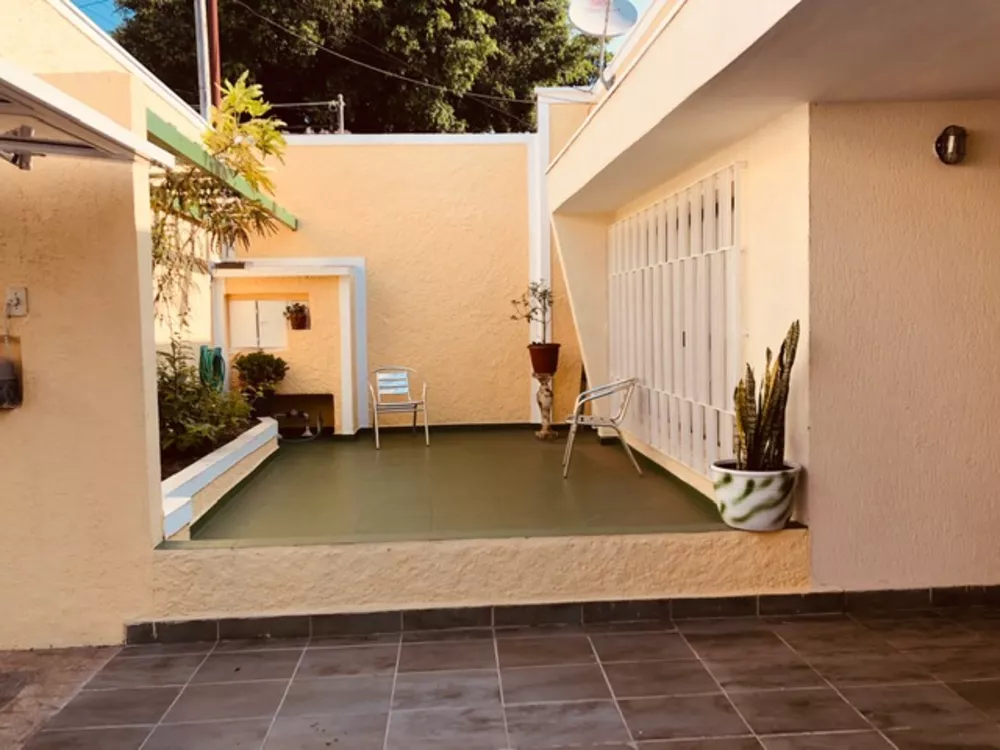 Casa à venda com 3 quartos, 270m² - Foto 2