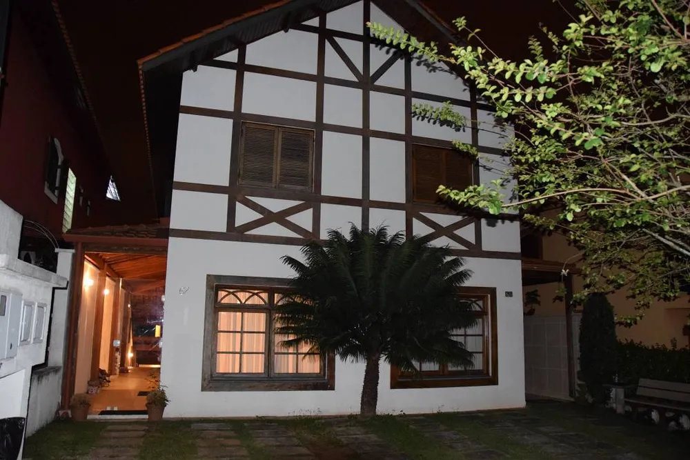 Casa, 3 quartos, 310 m² - Foto 1