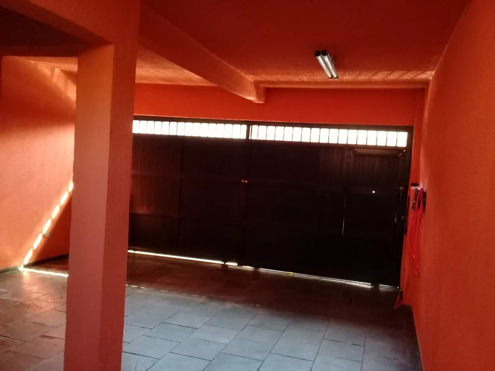 Casa à venda com 3 quartos, 176m² - Foto 2