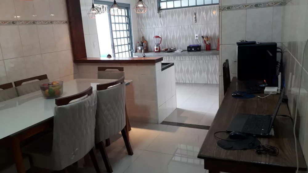 Casa à venda com 3 quartos, 100m² - Foto 18