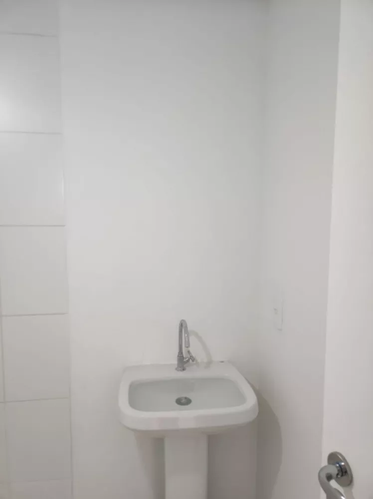 Apartamento à venda com 1 quarto, 33m² - Foto 2