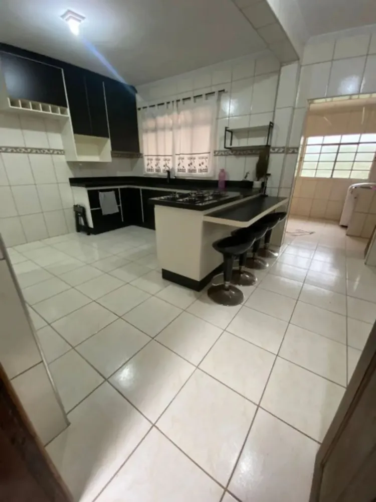 Casa, 3 quartos, 220 m² - Foto 1