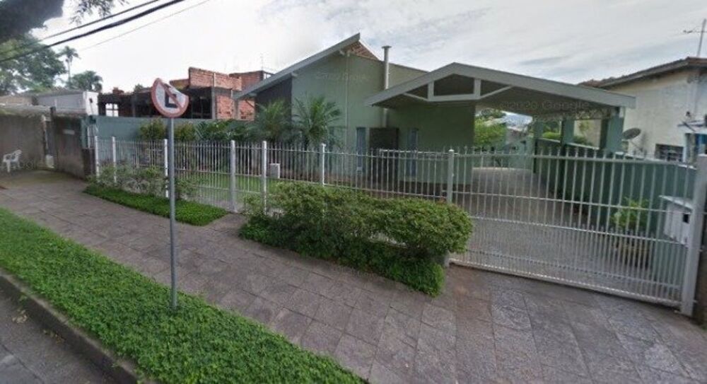 Casa à venda com 4 quartos, 450m² - Foto 1