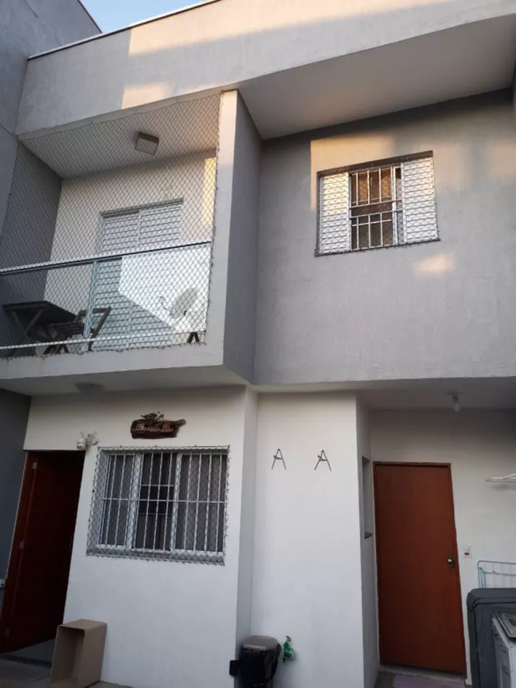 Casa à venda com 2 quartos, 100m² - Foto 1