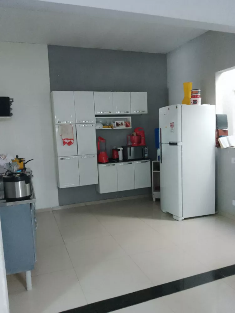 Casa à venda com 3 quartos, 96m² - Foto 2