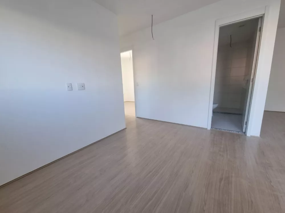 Apartamento à venda com 2 quartos, 66m² - Foto 2