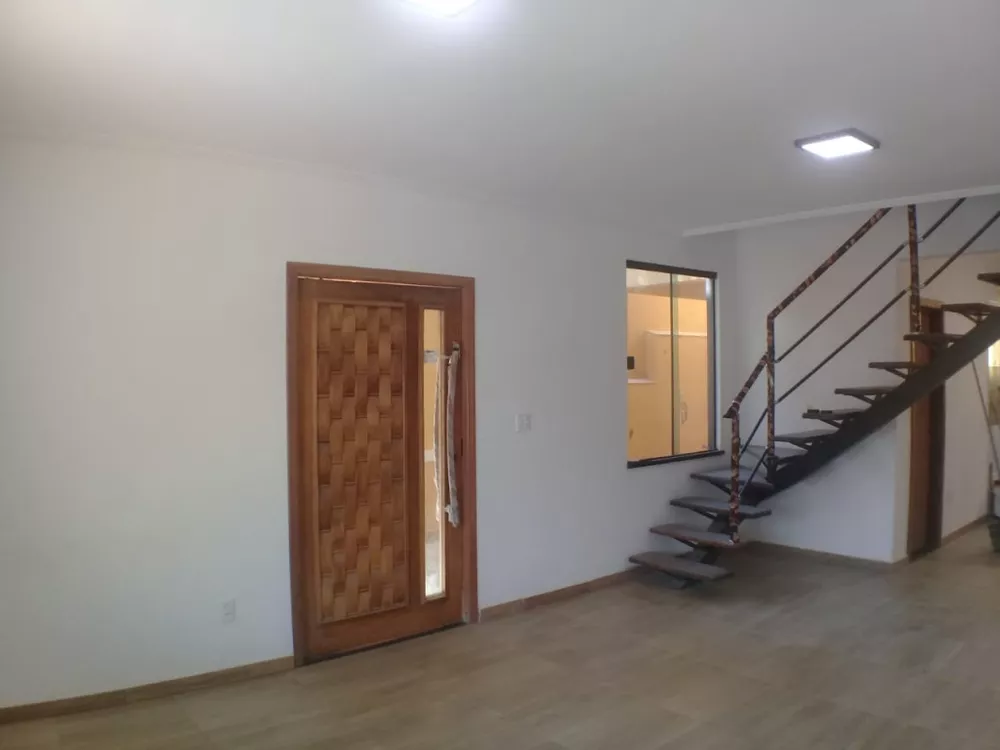 Casa, 3 quartos, 190 m² - Foto 2
