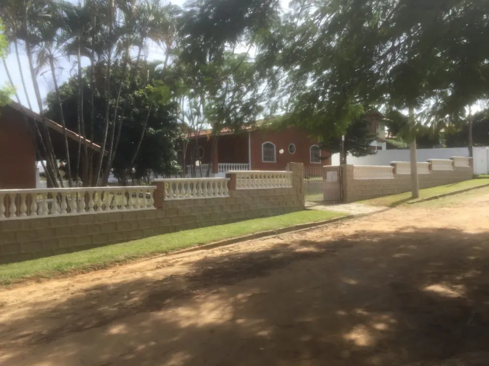 Chácara, 4 quartos, 2350 m² - Foto 1