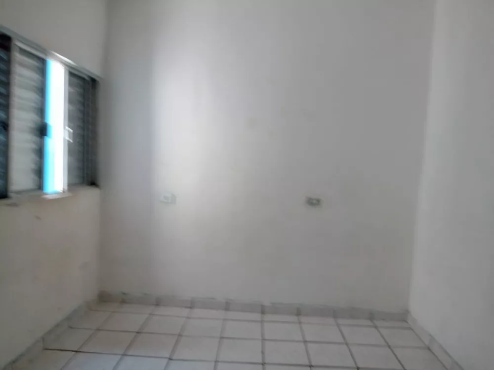 Casa à venda com 5 quartos, 180m² - Foto 3