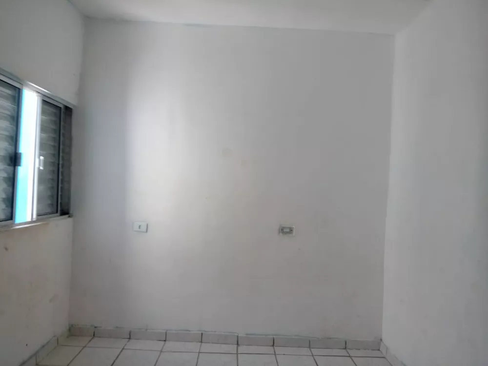 Casa à venda com 5 quartos, 180m² - Foto 4