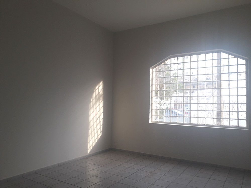 Casa à venda com 4 quartos, 160m² - Foto 1