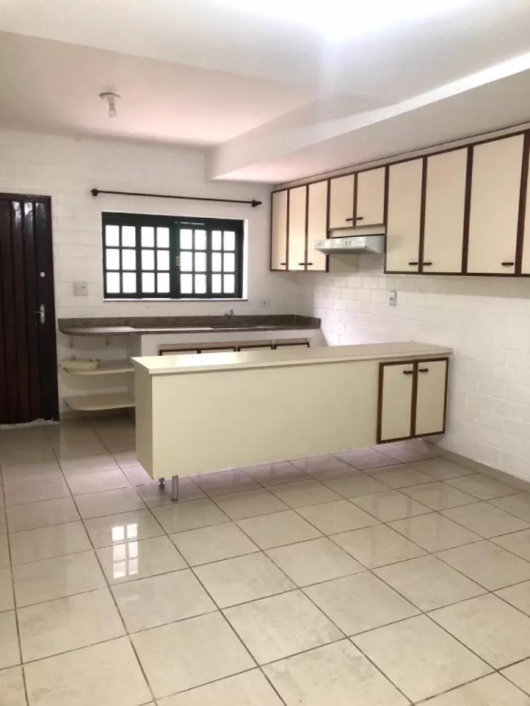 Casa à venda com 3 quartos, 178m² - Foto 8