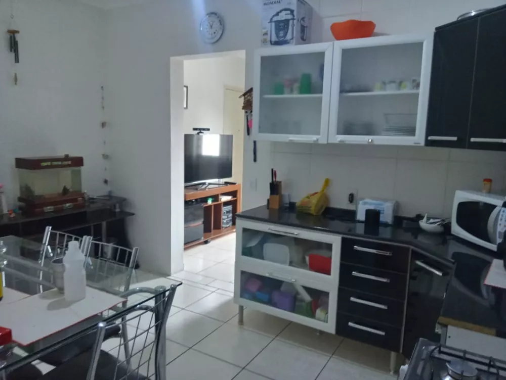 Apartamento à venda com 2 quartos, 75m² - Foto 4