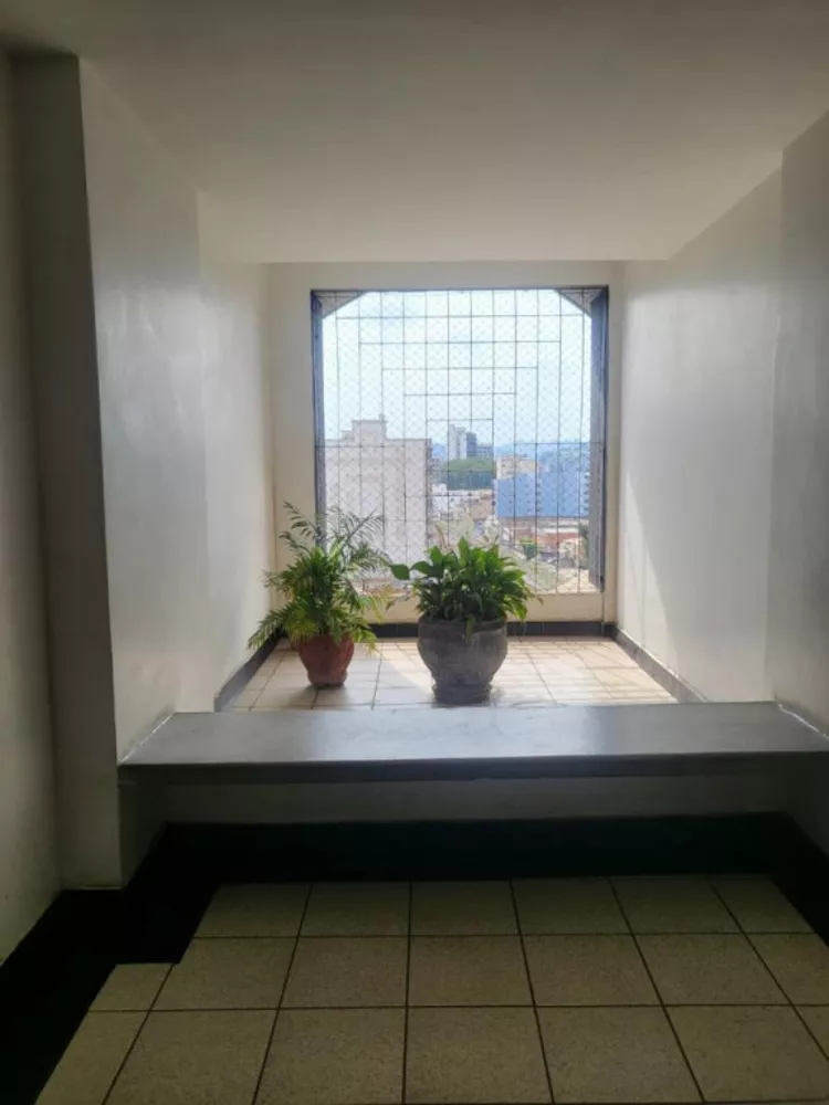 Apartamento para alugar com 3 quartos, 140m² - Foto 13