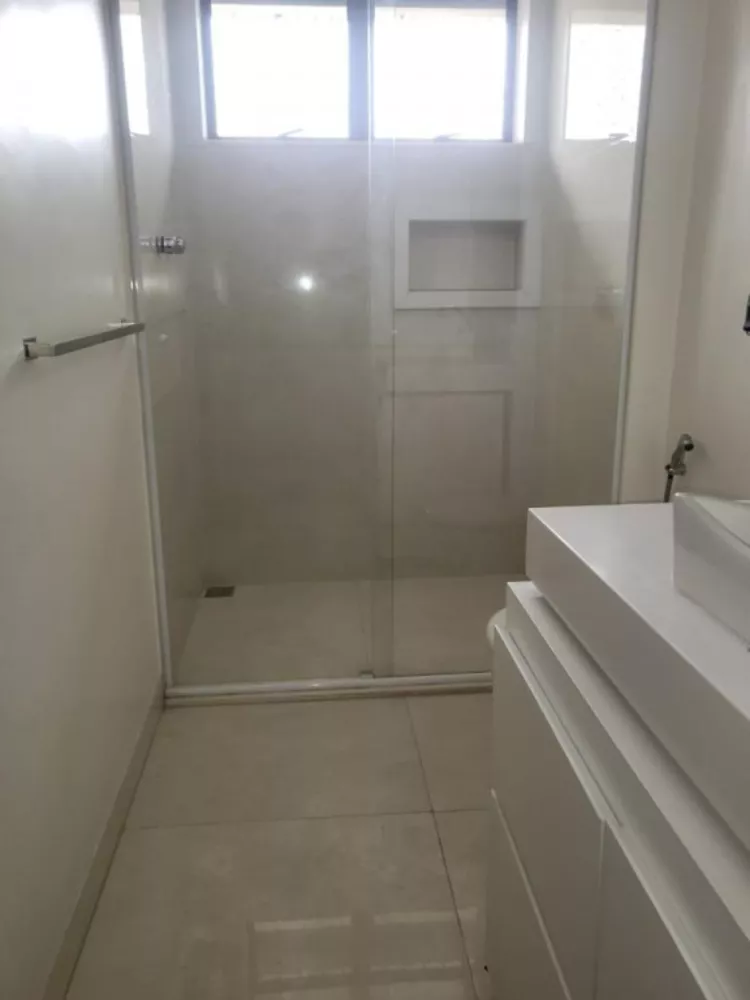 Apartamento para alugar com 3 quartos, 140m² - Foto 3