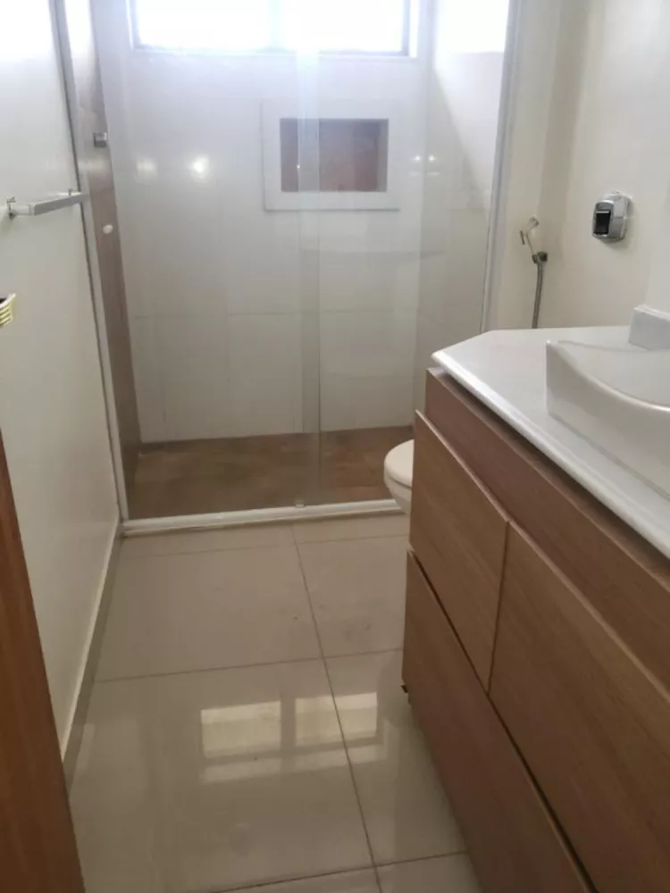 Apartamento para alugar com 3 quartos, 140m² - Foto 6