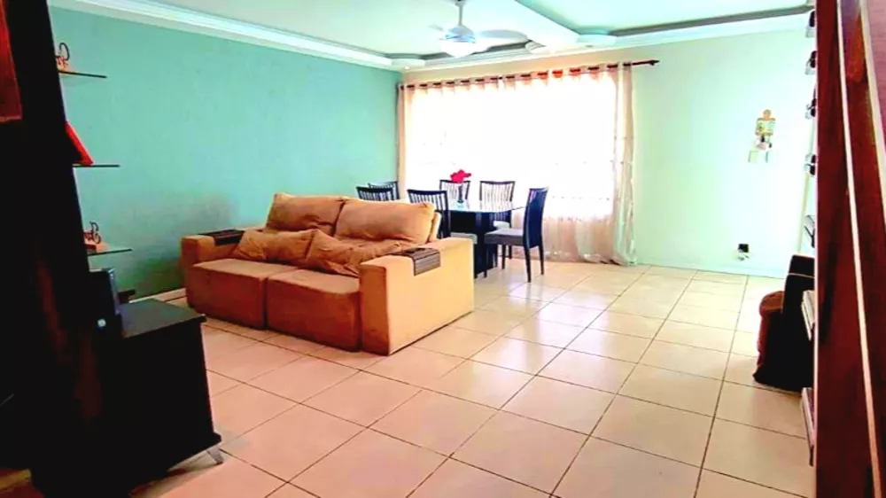 Casa, 3 quartos, 246 m² - Foto 2