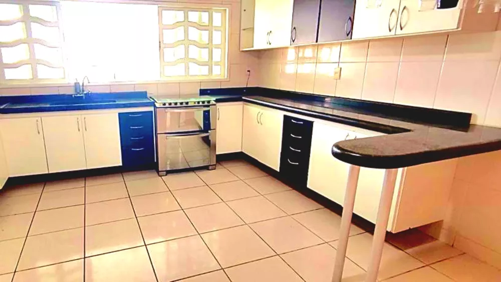 Casa, 3 quartos, 246 m² - Foto 7