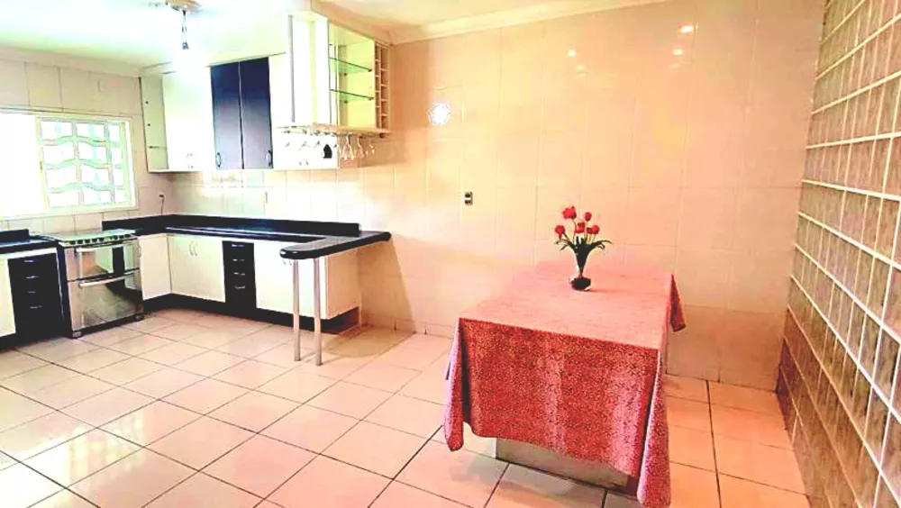 Casa, 3 quartos, 246 m² - Foto 11
