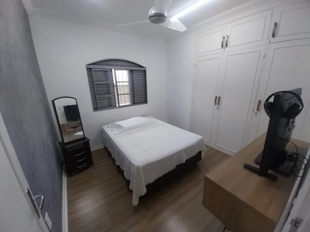 Casa, 3 quartos, 256 m² - Foto 3