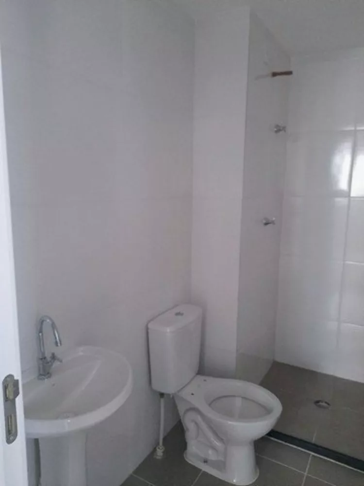 Apartamento à venda com 2 quartos, 62m² - Foto 3