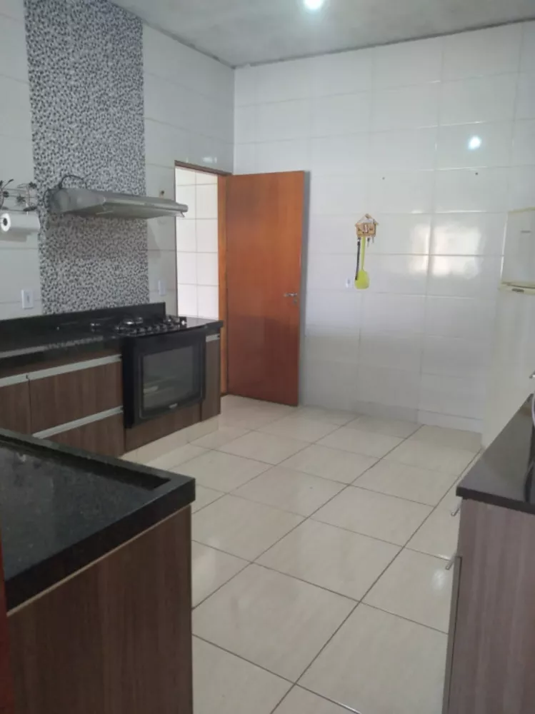 Casa à venda com 2 quartos, 175m² - Foto 5