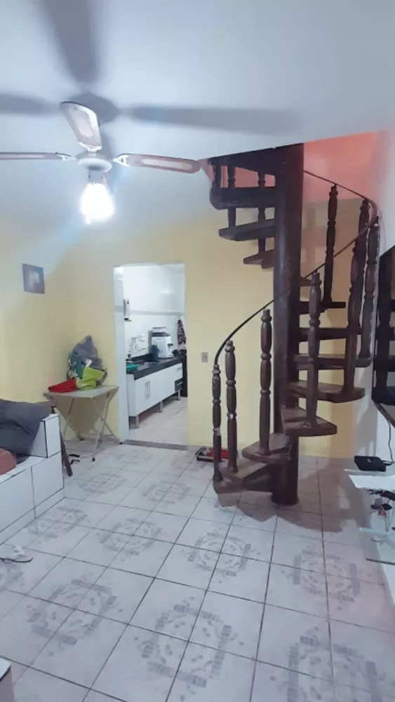 Casa à venda com 3 quartos, 52m² - Foto 1