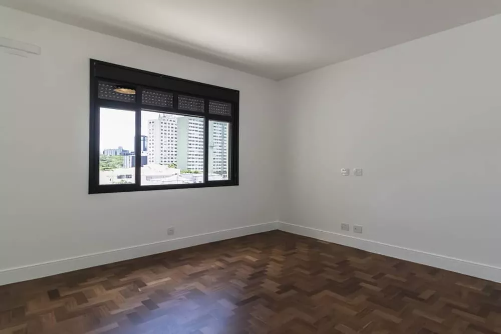 Apartamento à venda com 3 quartos, 212m² - Foto 2