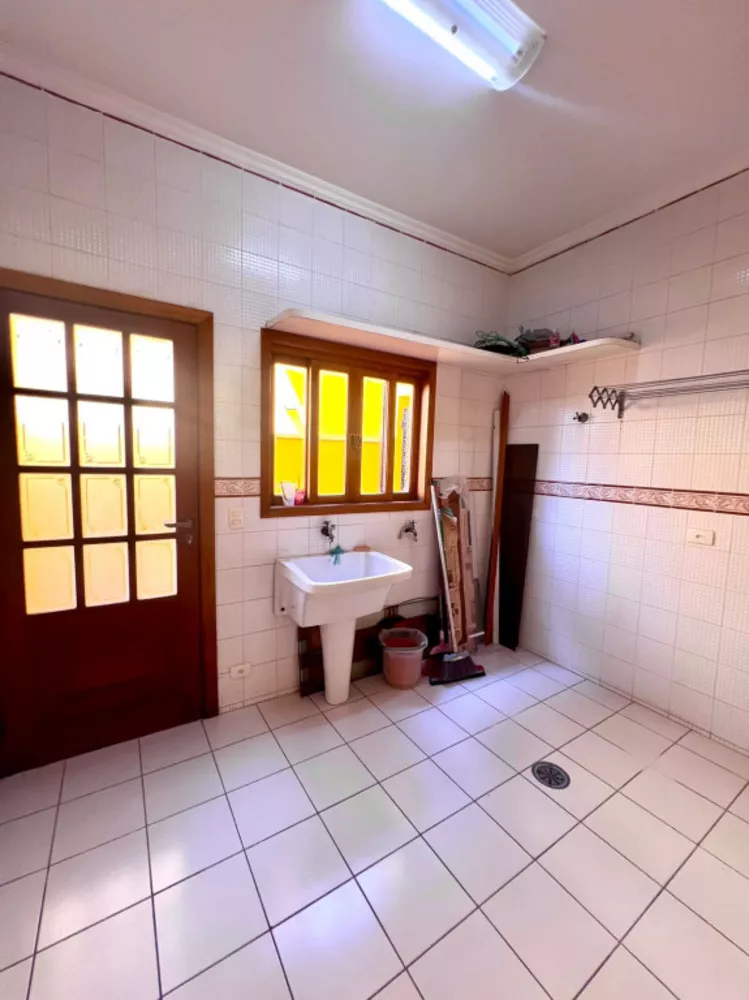 Casa de Condomínio à venda e aluguel com 4 quartos, 360m² - Foto 3