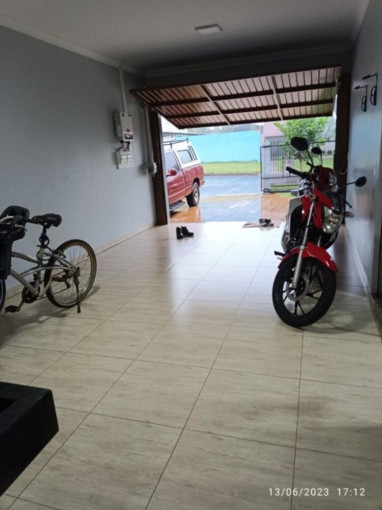 Casa à venda com 3 quartos, 210m² - Foto 2