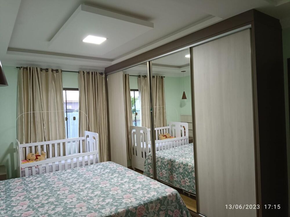Casa à venda com 3 quartos, 210m² - Foto 3