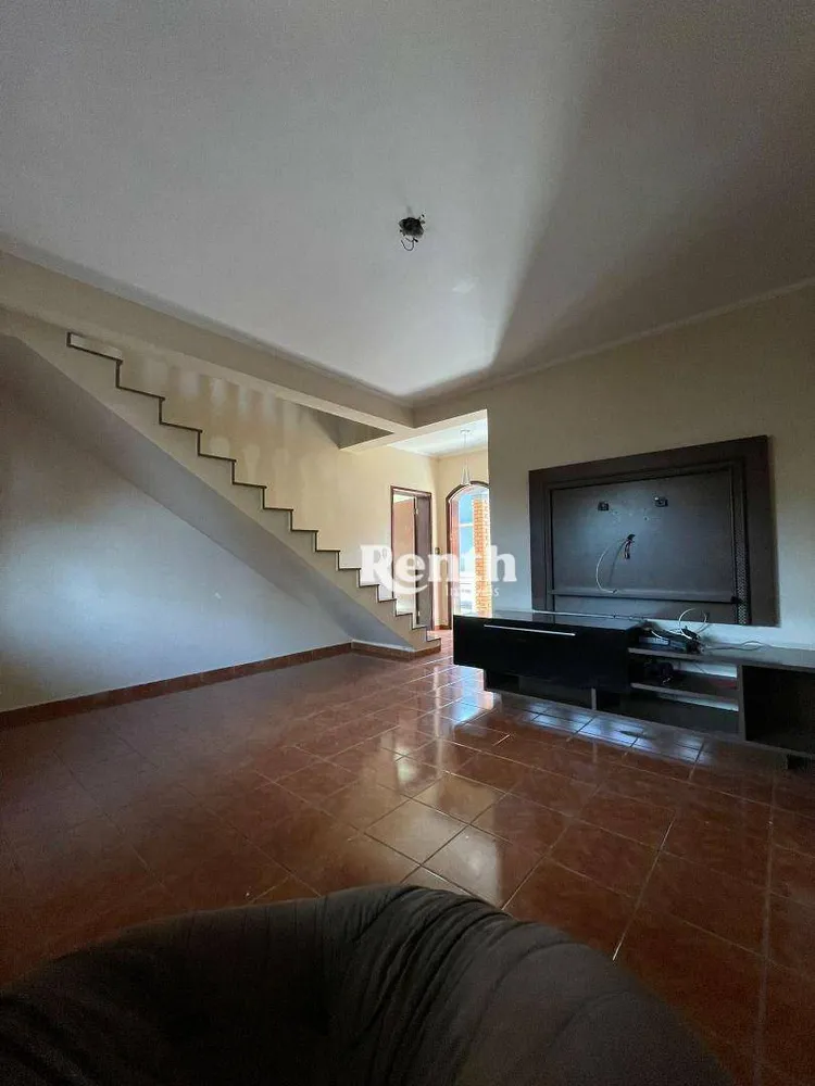 Sobrado, 3 quartos, 244 m² - Foto 3