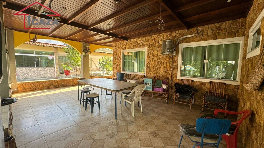 Casa à venda com 4 quartos, 618m² - Foto 2