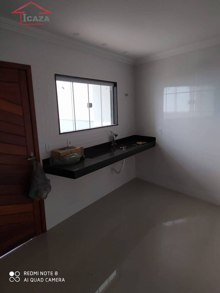 Casa à venda com 3 quartos, 136m² - Foto 2