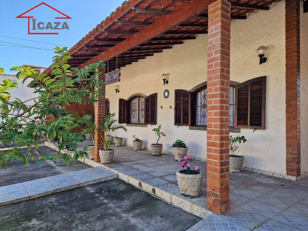 Casa à venda com 3 quartos, 162m² - Foto 1