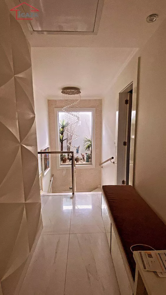 Casa à venda com 3 quartos, 360m² - Foto 1