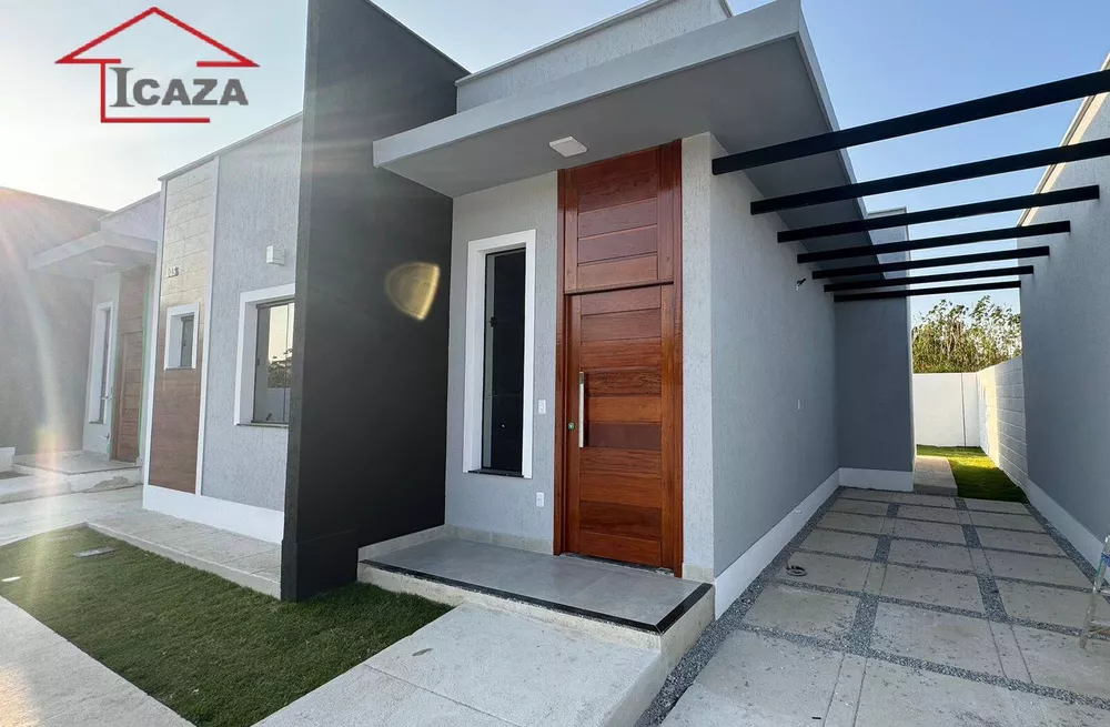 Casa à venda com 2 quartos, 70m² - Foto 1