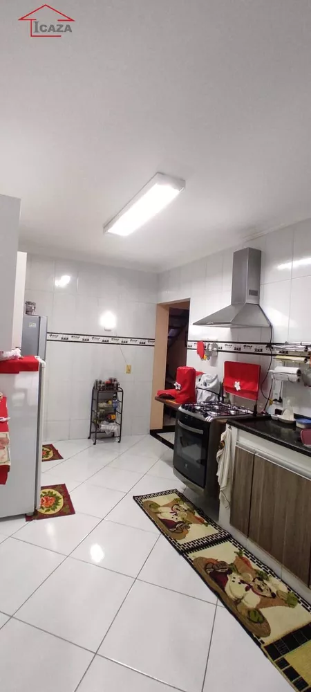 Casa à venda com 3 quartos, 250m² - Foto 3