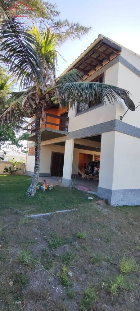 Casa à venda com 3 quartos, 250m² - Foto 1