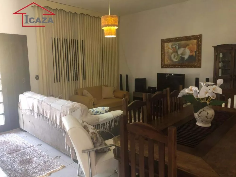 Casa à venda com 5 quartos, 300m² - Foto 4