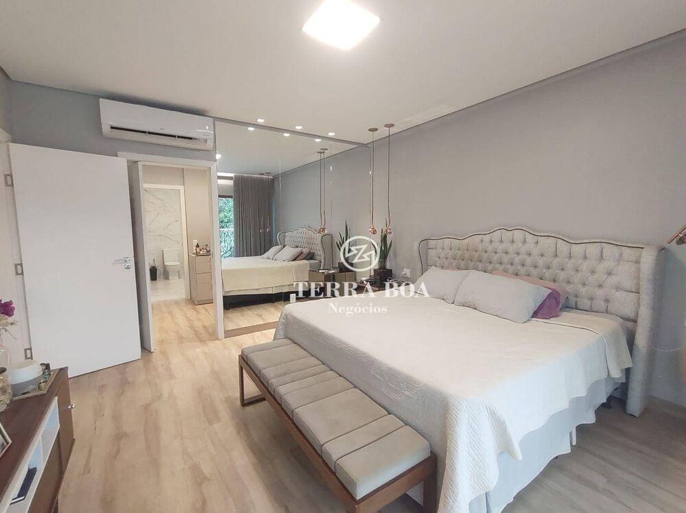 Sobrado à venda com 3 quartos, 348m² - Foto 1