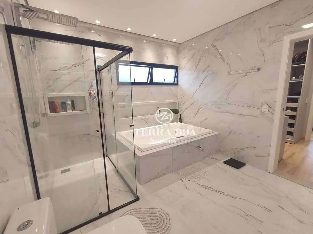 Sobrado, 3 quartos, 348 m² - Foto 1
