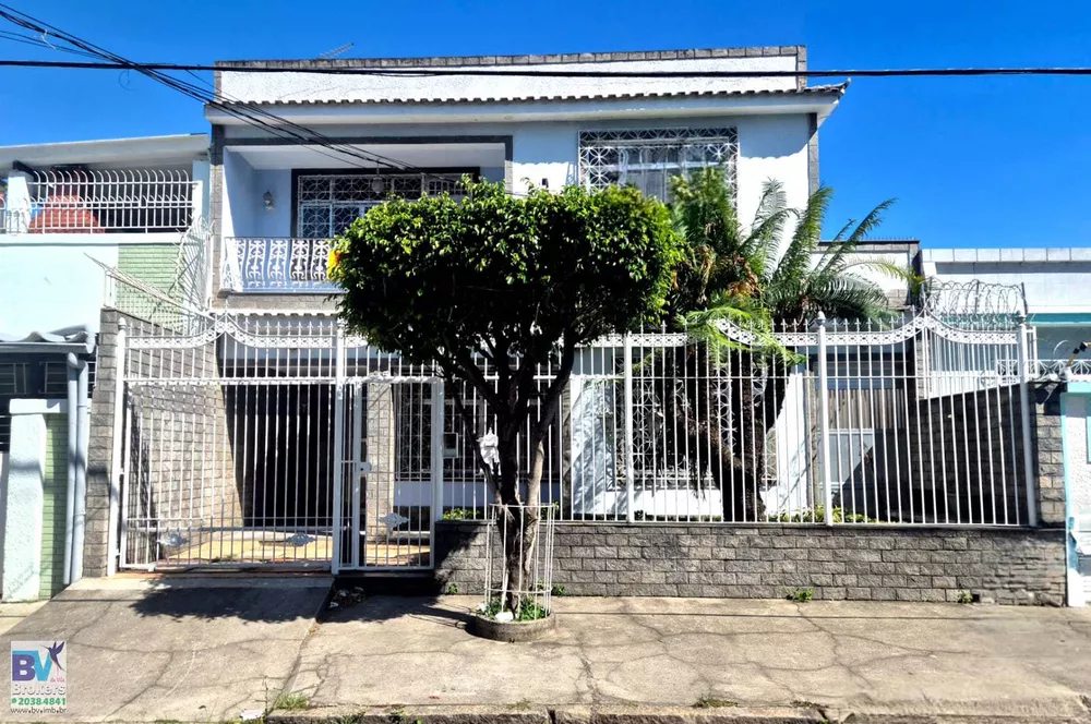 Casa, 4 quartos, 236 m² - Foto 1